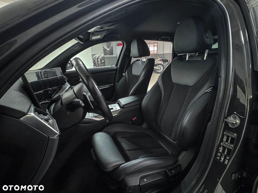 BMW Seria 3 320d xDrive M Sport Shadow - 25