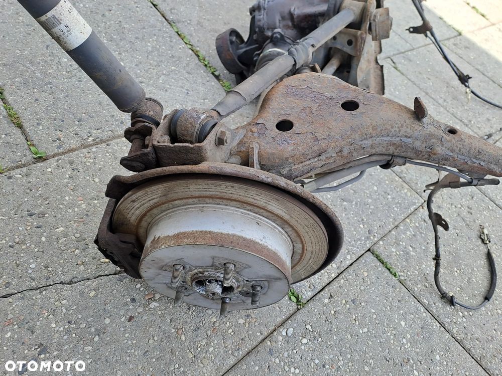 Toyota Rav 4 II 5D 4WD 4x4 2.0 benzyna belka tylna kompletna tylny most i inne - 12