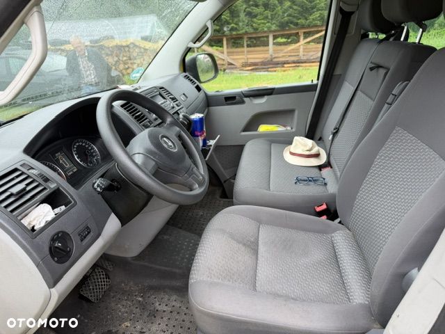 Volkswagen Caravelle - 5