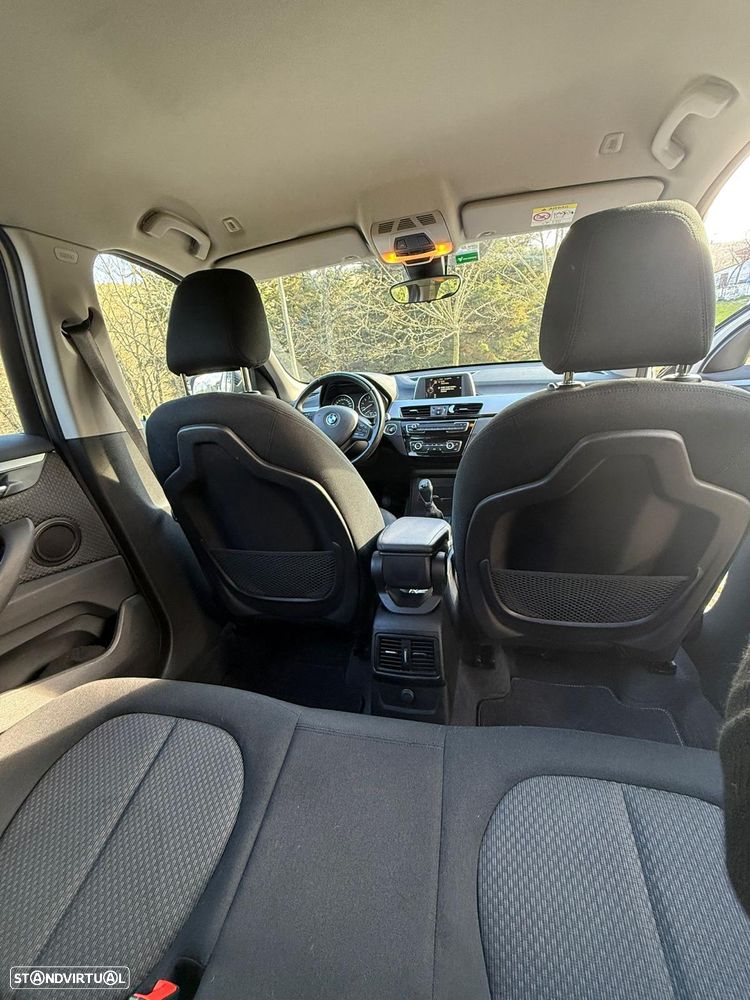 BMW X1 sDrive18i - 18