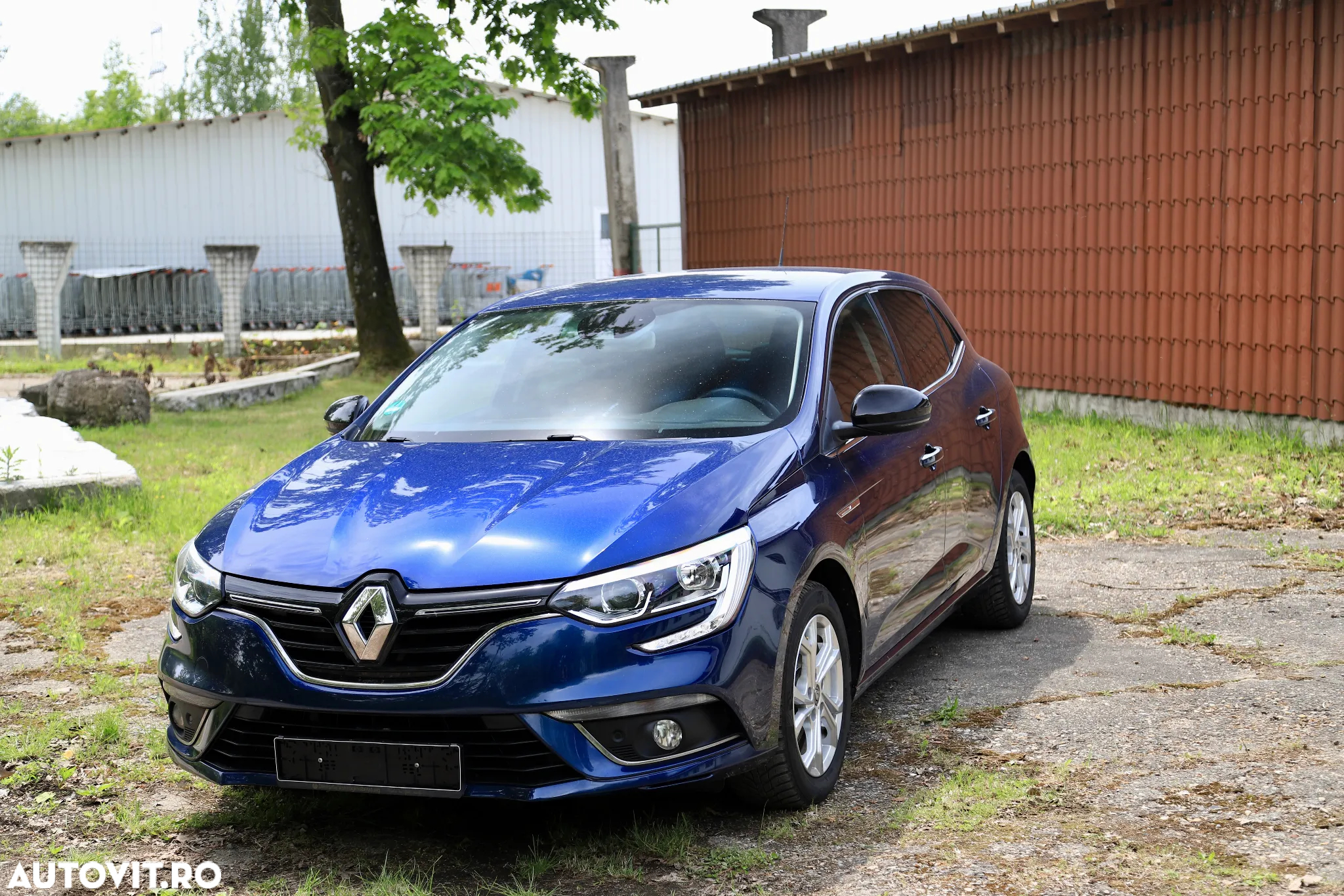 Renault Megane TCe 140 GPF LIMITED - 10