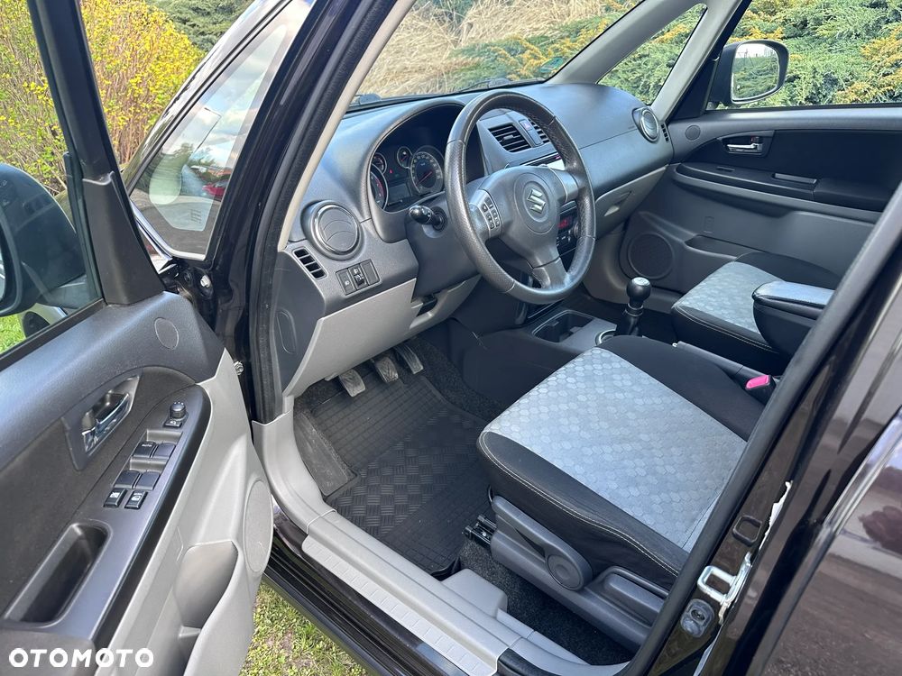Suzuki SX4 1.6 VVT 4x4 Style - 16