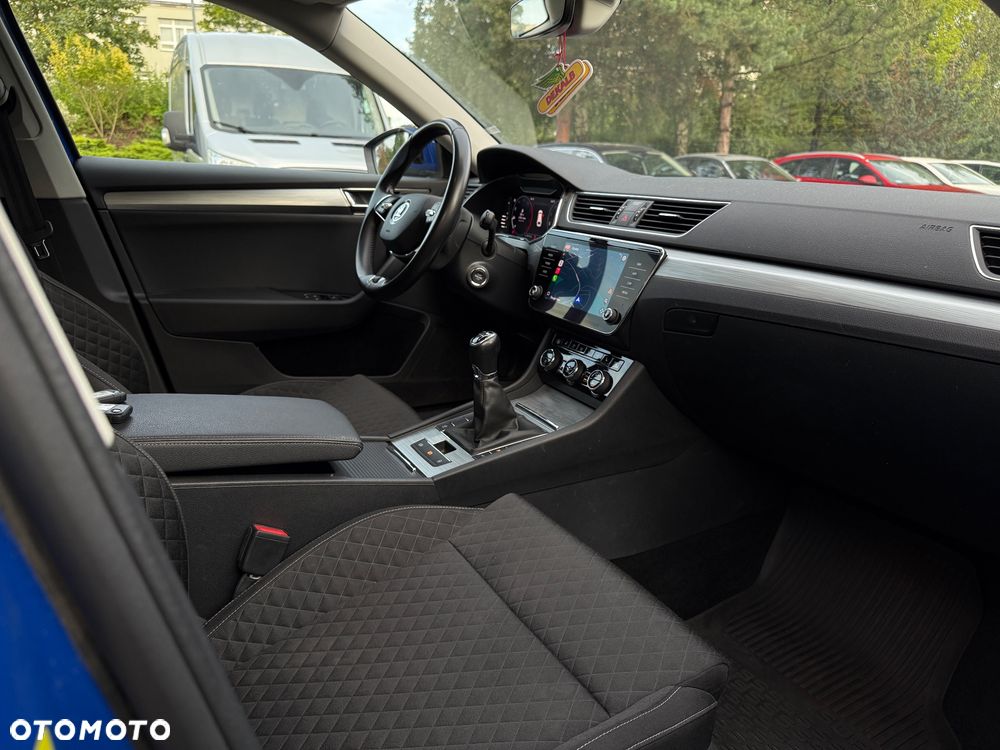 Skoda Superb 2.0 TDI SCR Ambition - 11
