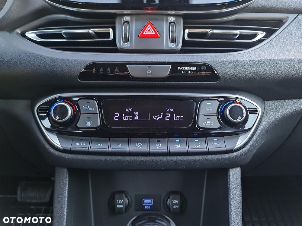 Hyundai i30 1.0 T-GDI Smart DCT - 24