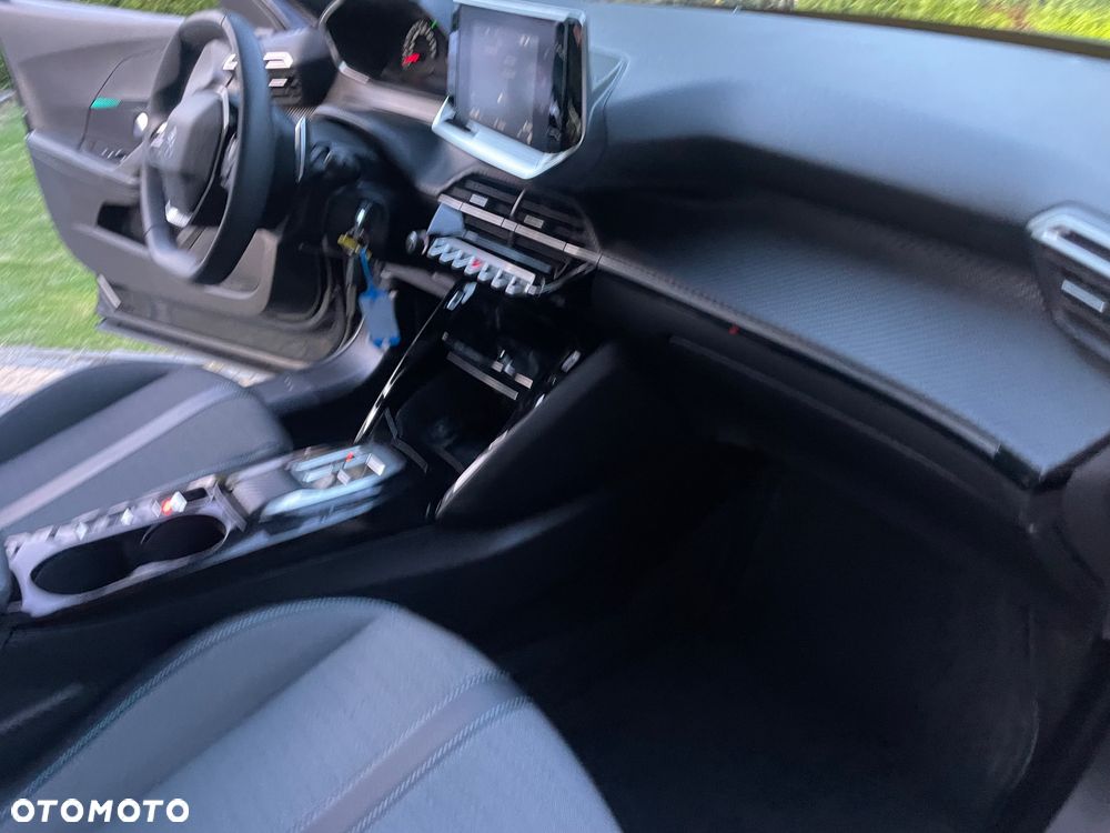 Peugeot 2008 1.5 BlueHDi Allure S&S EAT8 - 23