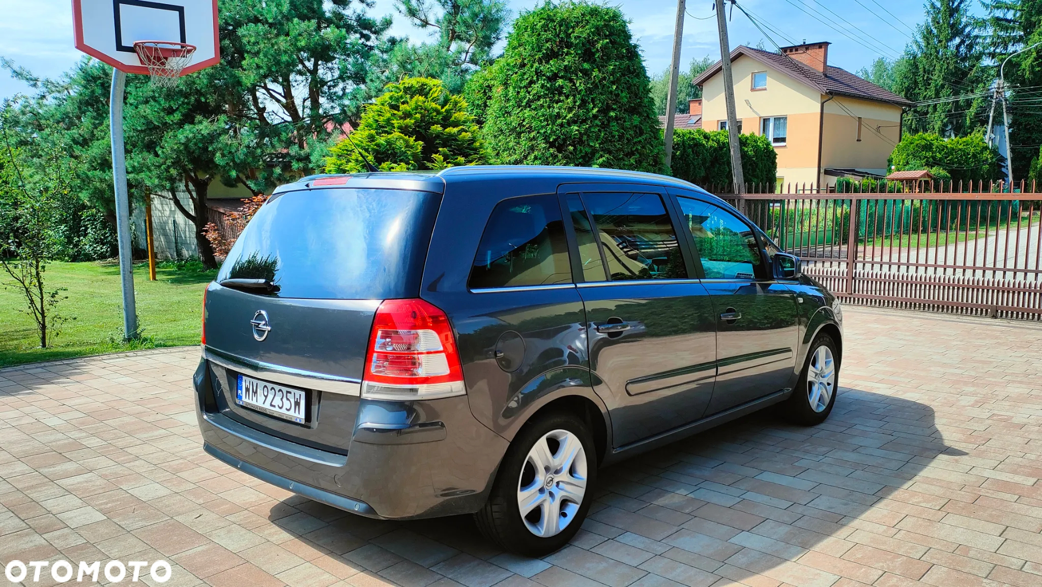 Opel Zafira 1.8 Cosmo - 2