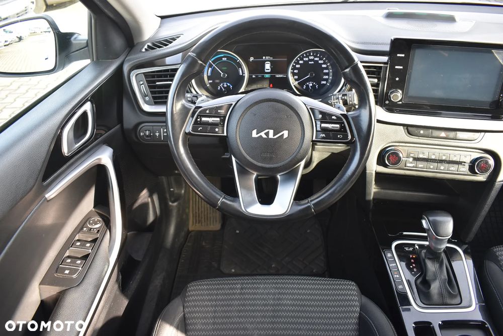 Kia Ceed 1.6 GDI PHEV L DCT - 23