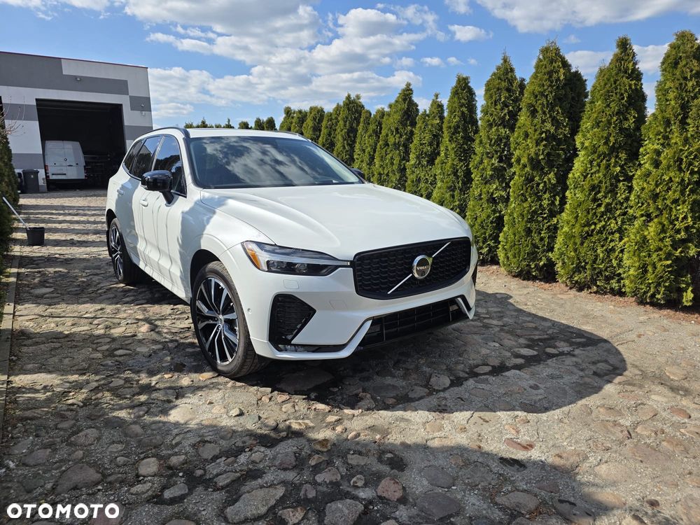 Volvo XC 60 B6 B AWD Momentum Pro - 1