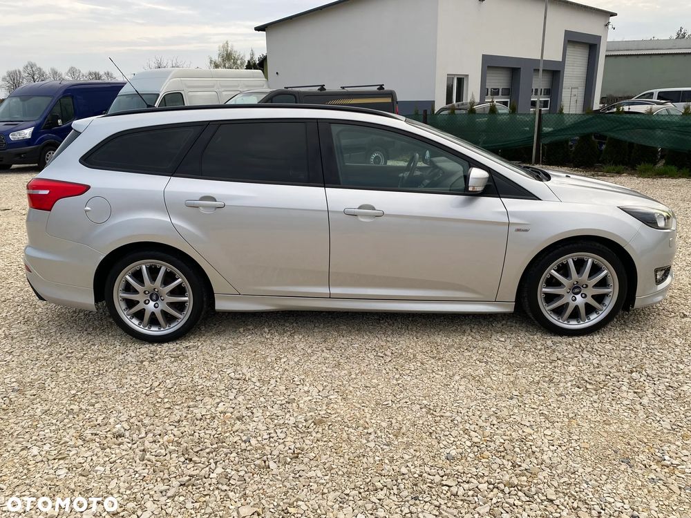 Ford Focus 1.5 EcoBlue Start-Stopp-System ST-LINE - 10