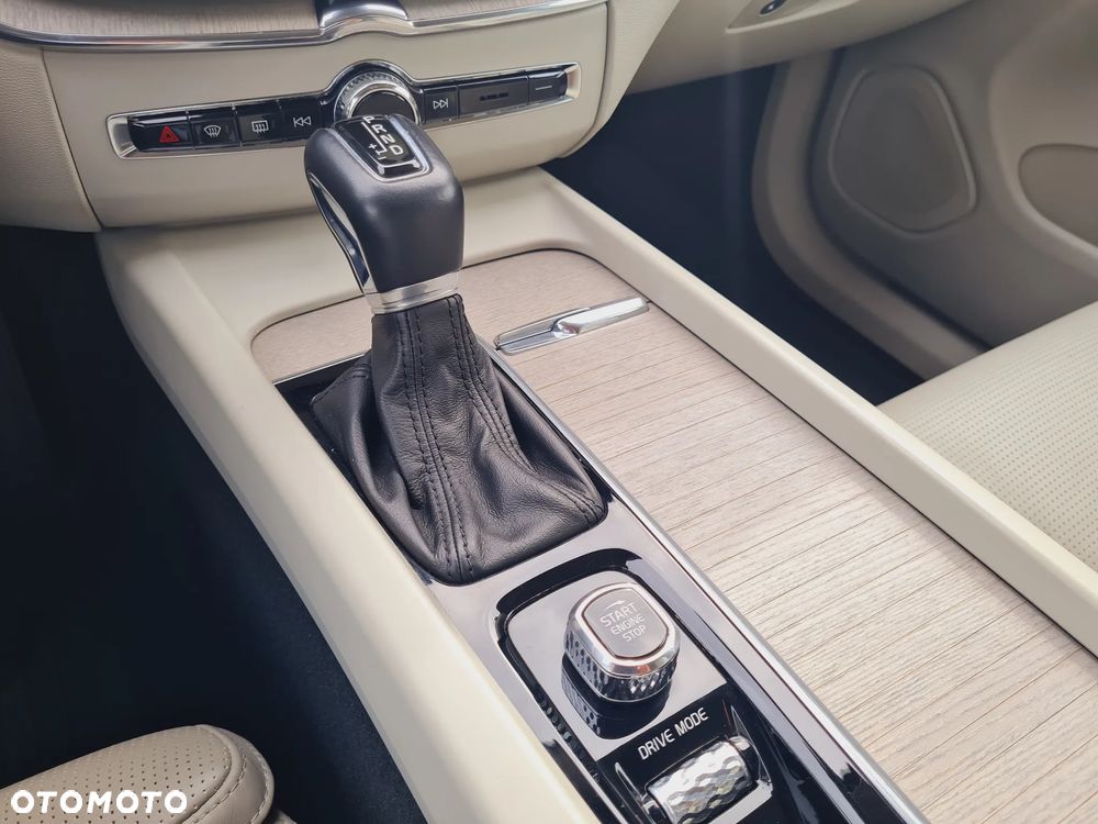 Volvo XC 60 D5 AWD Inscription - 24