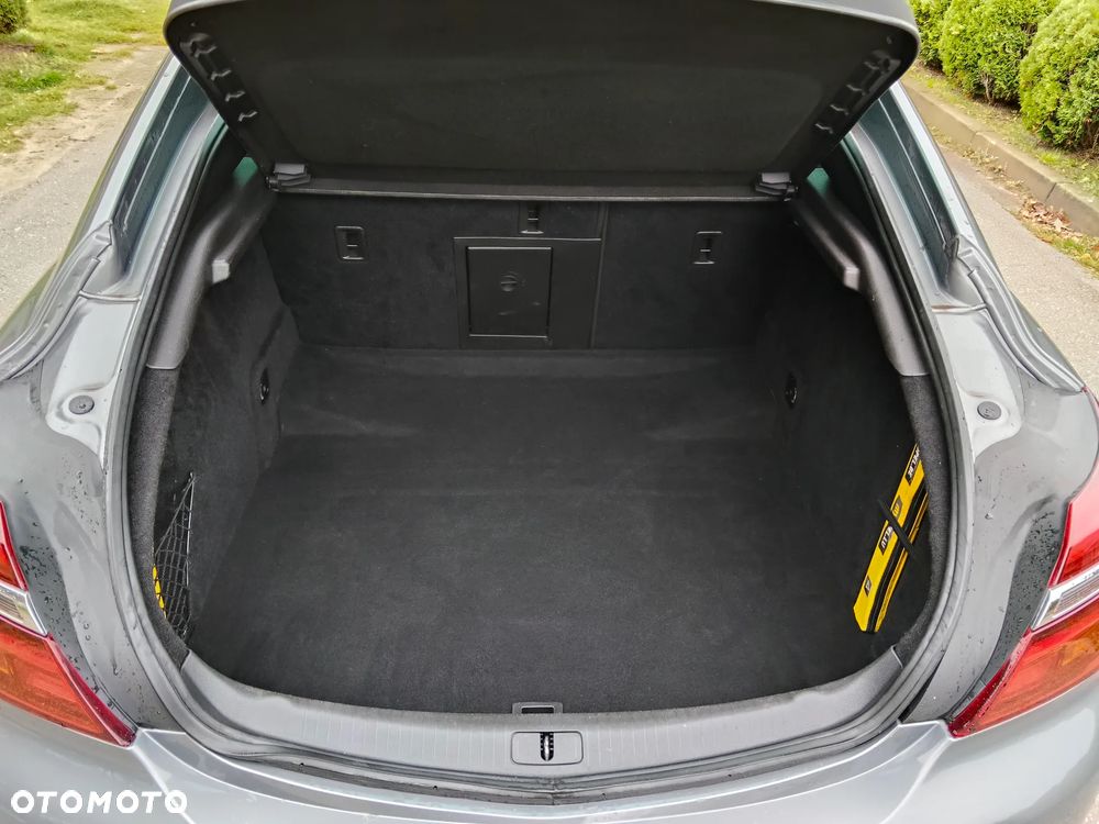 Opel Insignia - 17
