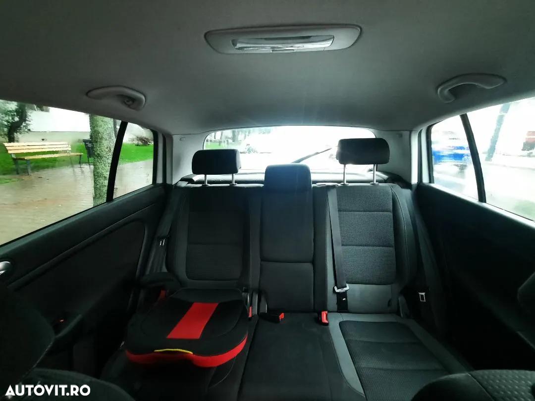 Volkswagen Golf 1.6 TDI DPF DSG Team - 4