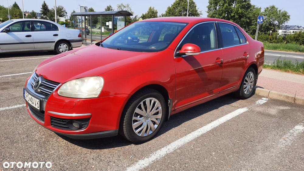 Volkswagen Jetta - 1