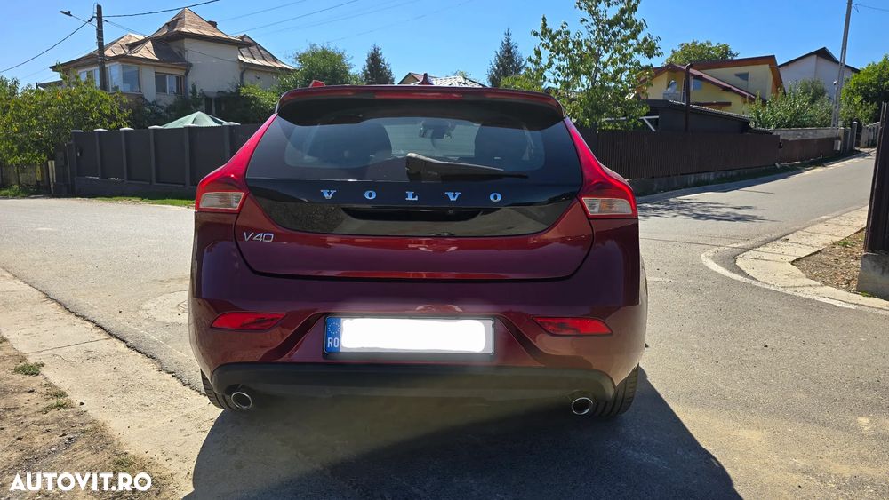 Volvo V40 D3 Aut Momentum - 9