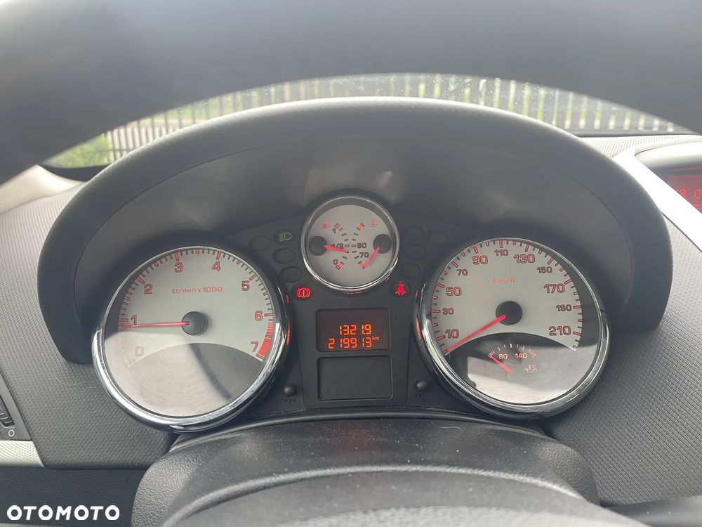 Peugeot 207 - 12