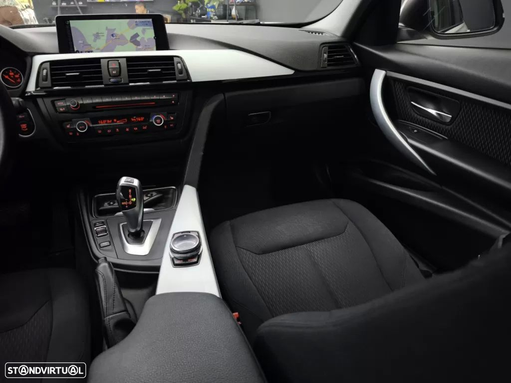 BMW 320 d Aut. Modern Line - 31