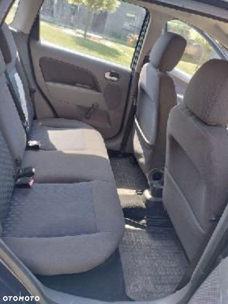 Ford Fiesta 1.4 - 8