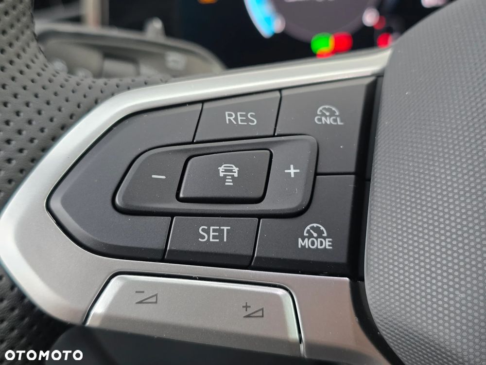 Volkswagen Passat - 33