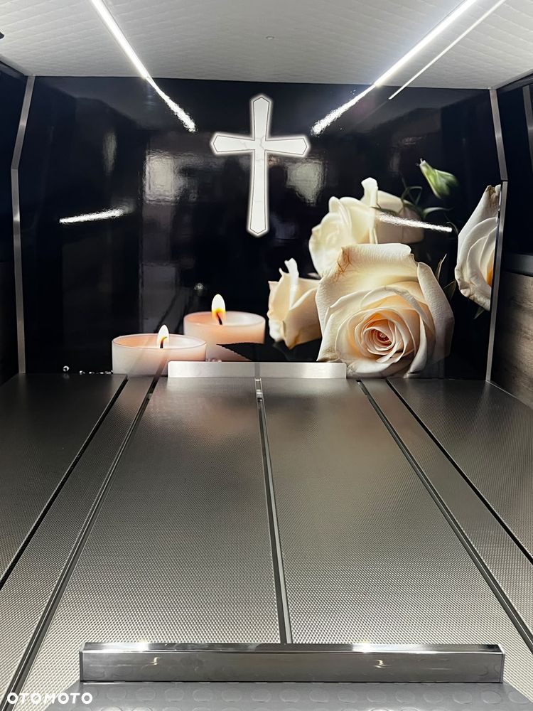 Zabudowa funeralna karawan pogrzebowy Vito - 14