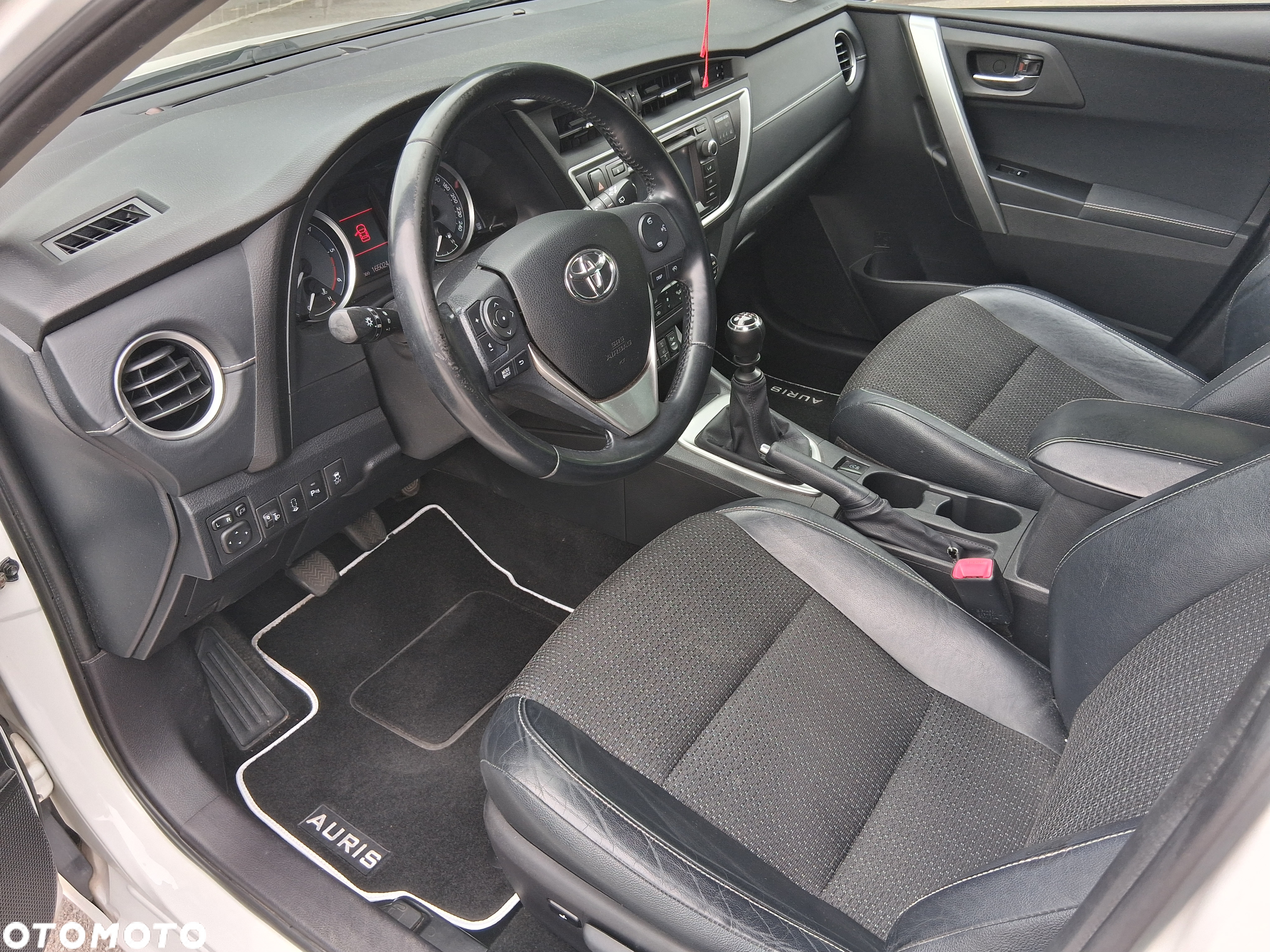 Toyota Auris 2.0 D-4D Dynamic - 13