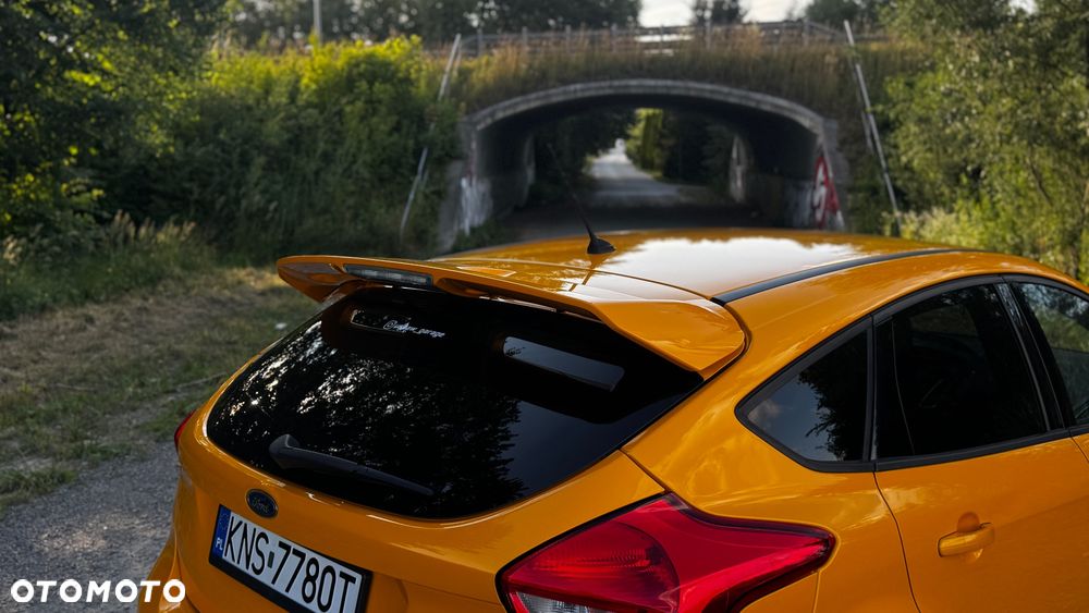 Ford Focus 2.0 EcoBoost ST mit Leder-Sport-Paket - 37