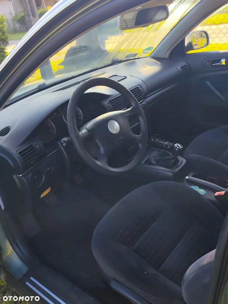 Volkswagen Passat 1.6 - 3