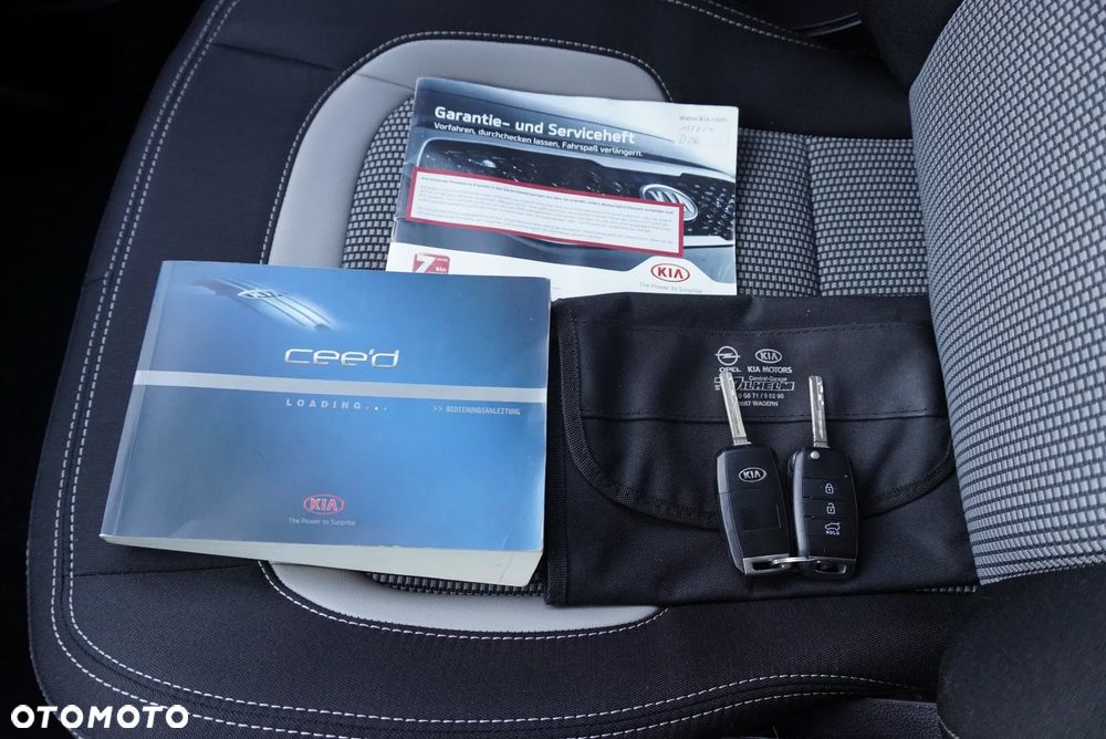 Kia Ceed 1.6 GDI ISG Dream-Team Edition - 37