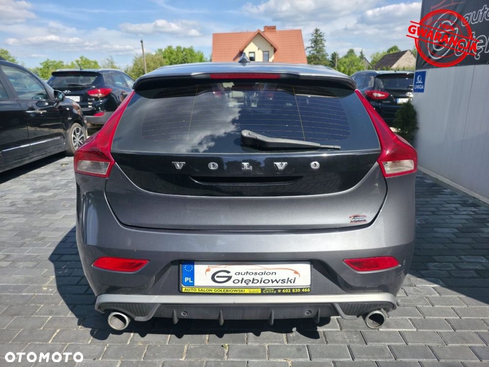 Volvo V40 D2 R-Design - 9