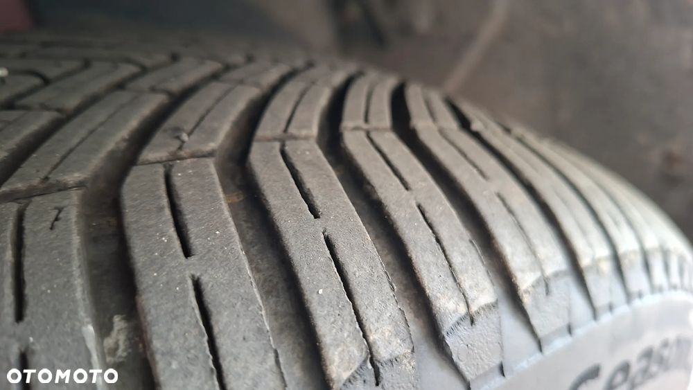 Jaguar E-Pace D150 AWD R-Dynamic S - 15