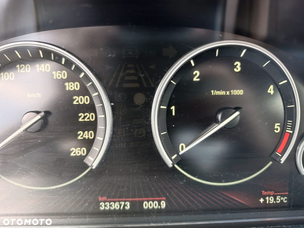 BMW Seria 7 740d xDrive - 19