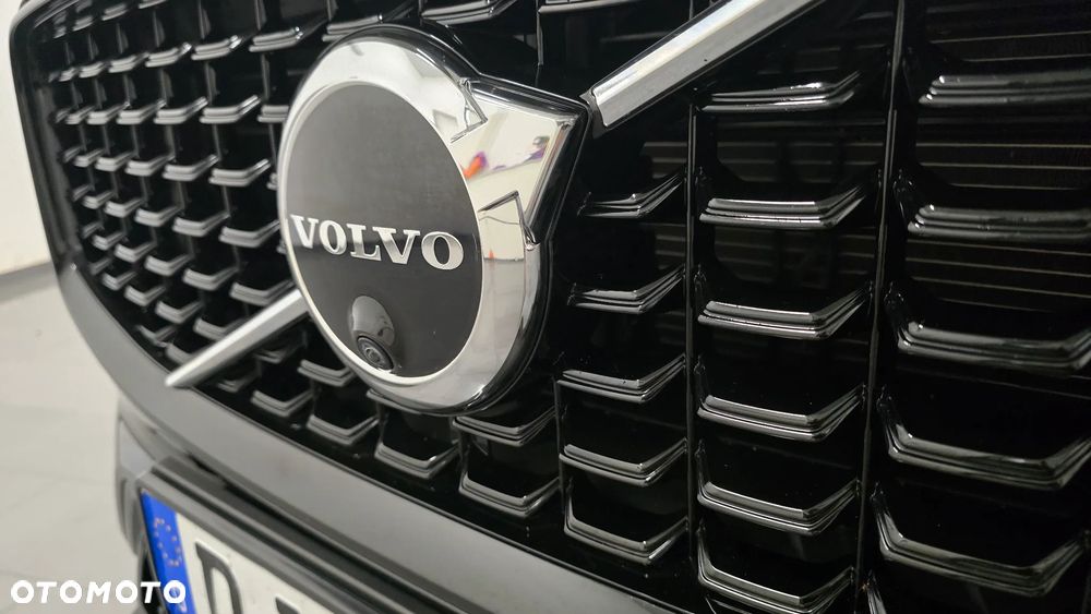 Volvo XC 60 B4 D Ultimate Dark - 12