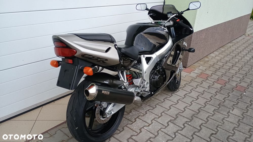 Honda CBR - 4