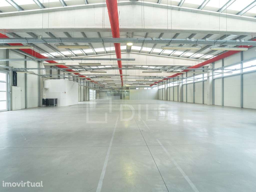 Armazém para arrendar na Fábrica 3as, na Maia, Porto - Grande imagem: 2/29