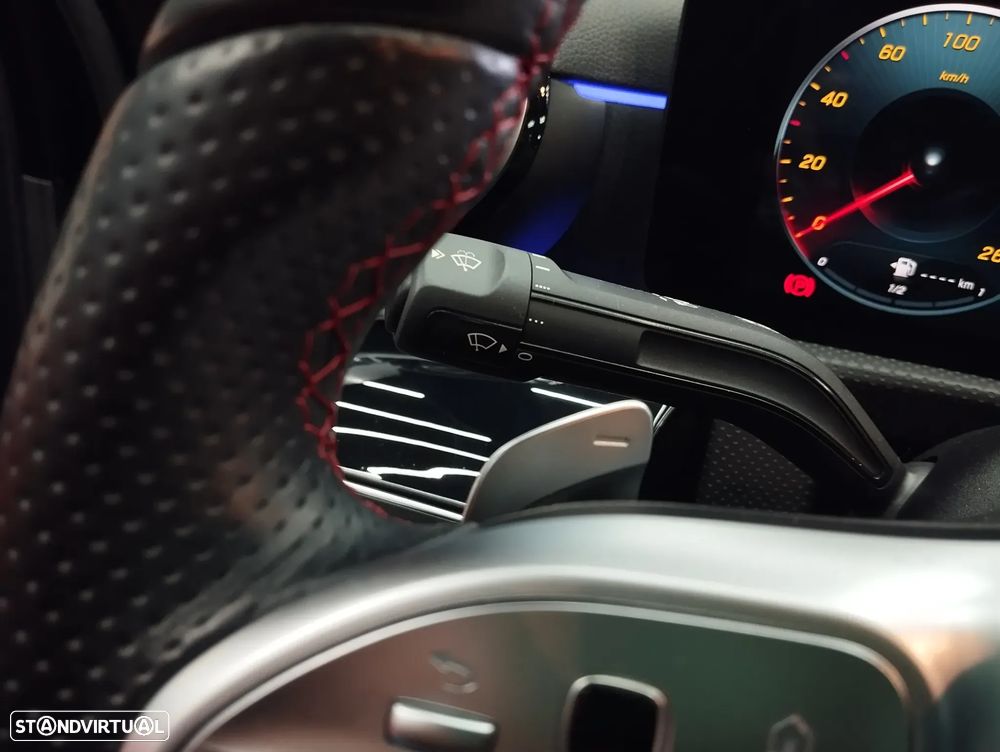 Mercedes-Benz A 250 Limousine e AMG Line - 24