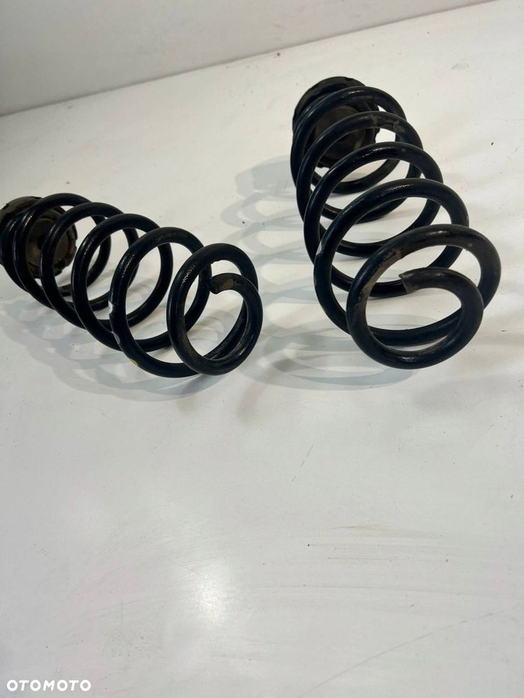 KOMPLET SPRĘŻYN TYŁ Audi A5 8T 8F - 8