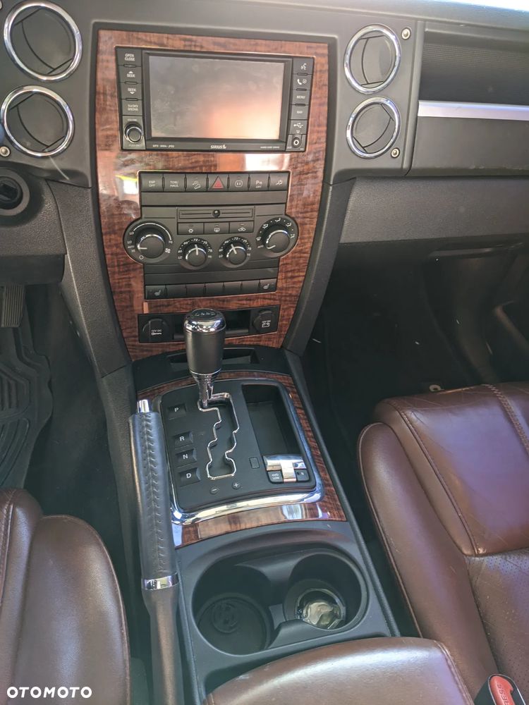 Jeep Commander 5.7 V8 Limited - 12