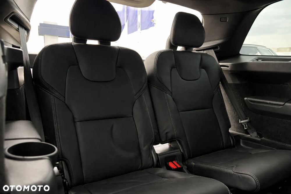 Volvo XC 90 T8 AWD Plug-In Hybrid R-Design 7os - 16