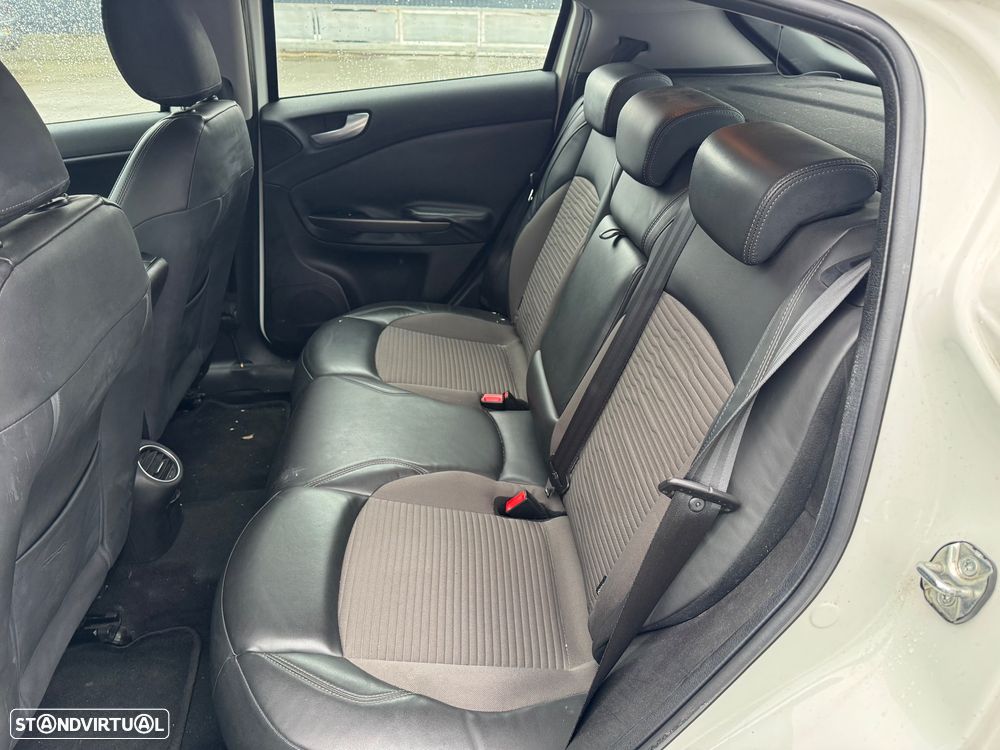 Alfa Romeo Giulietta 1.6 JTDm - 10