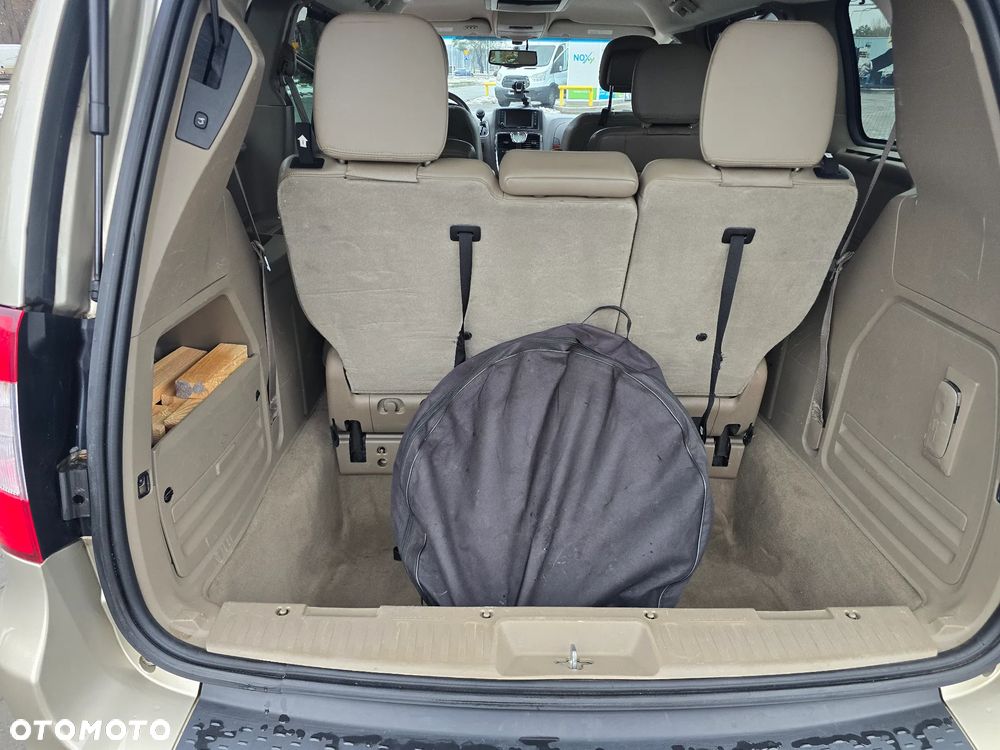 Chrysler Town & Country 3.6 Touring - 30