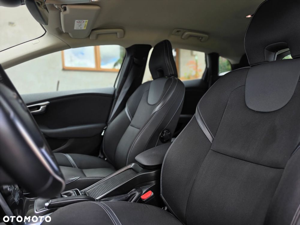 Volvo V40 - 18