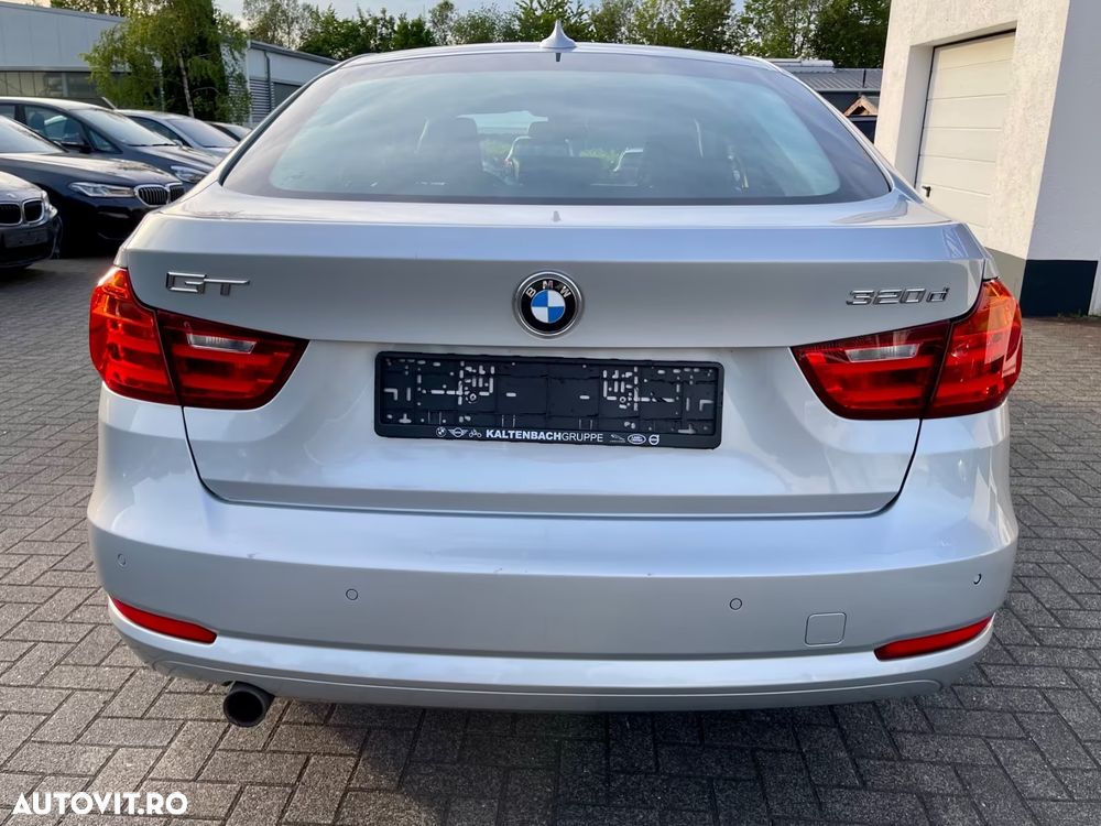 BMW Seria 3 320d Aut. Luxury Line - 7