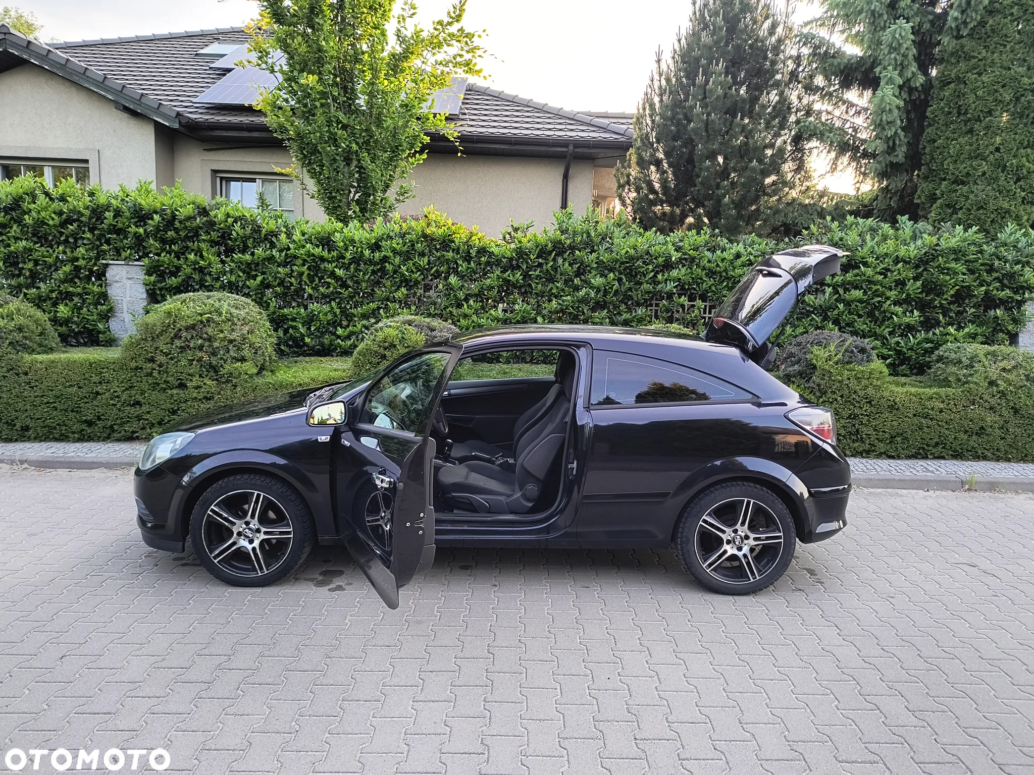 Opel Astra GTC 1.6 Sport - 3