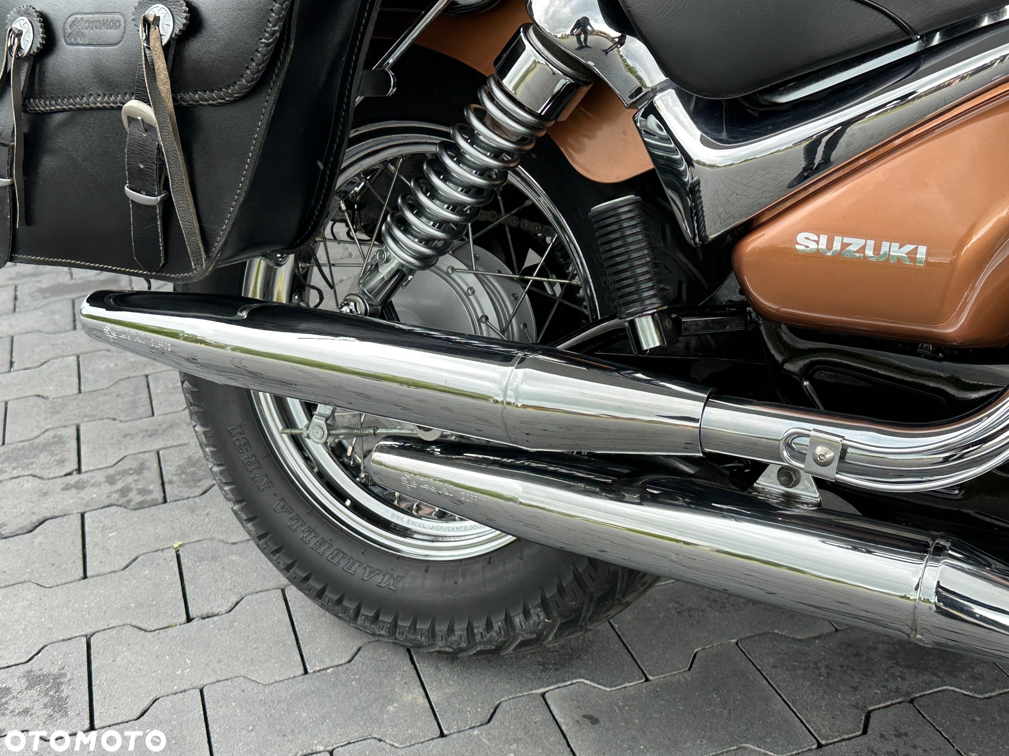 Suzuki Intruder - 14