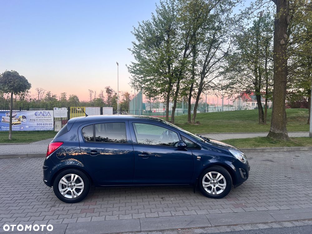 Opel Corsa 1.4 16V Cosmo - 3