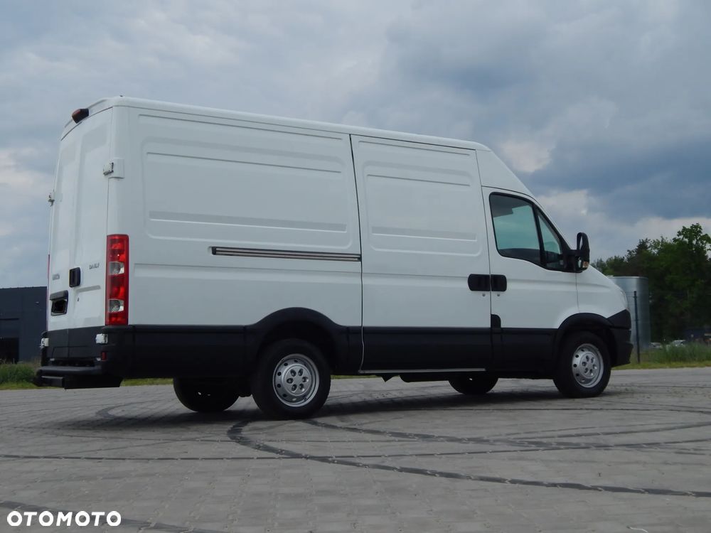 Iveco DAILY 35S15 2,3HPI L2H2 LIFT - 37