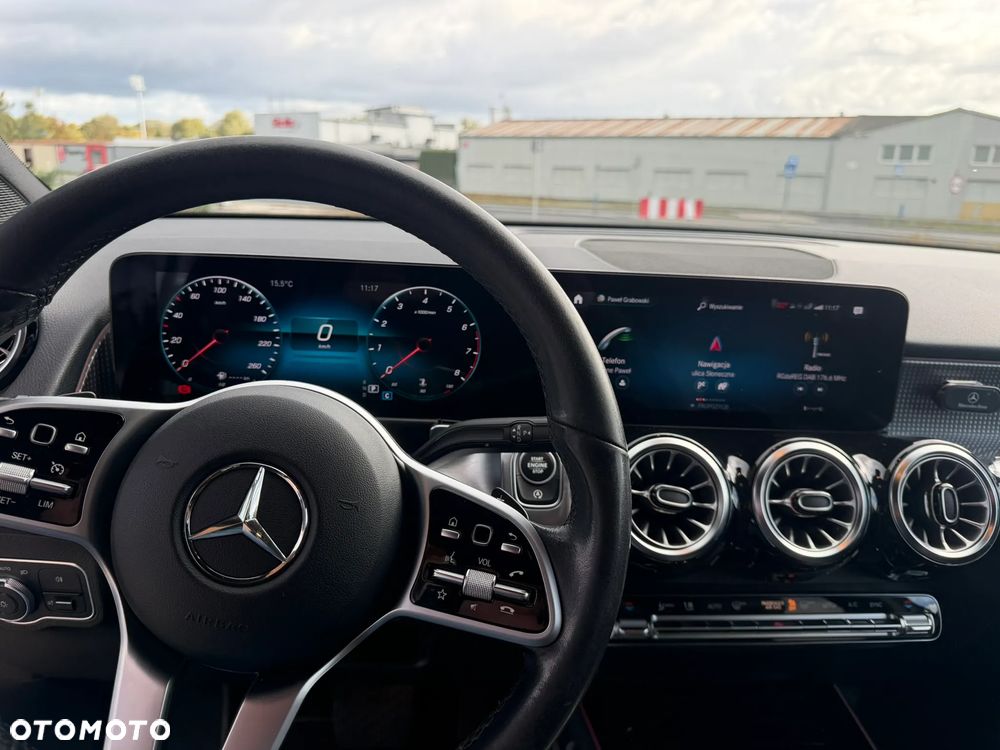 Mercedes-Benz GLB 250 4-Matic 8G-DCT - 12