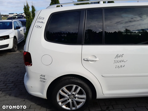 VW TOURAN I LIFT II BŁOTNIK PRAWY TYLNY PRAWY TYŁ ĆWIARA ĆWIARTKA KOLOR: LB9A