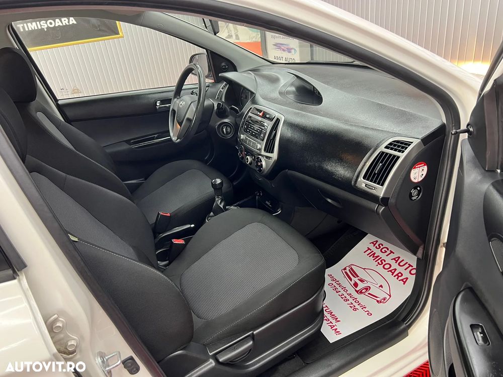Hyundai i20 - 12