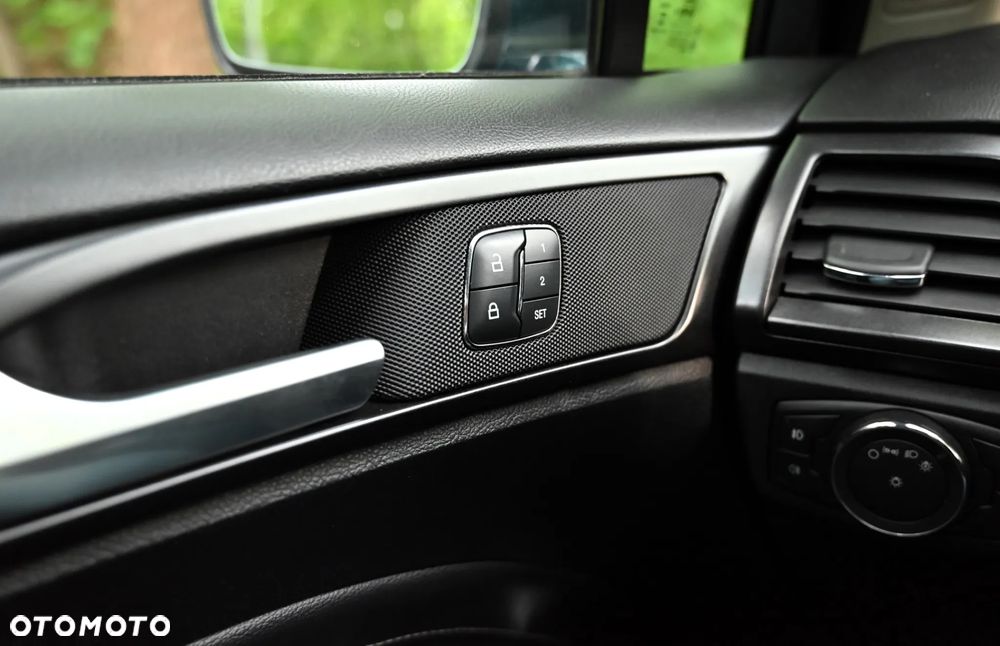 Ford Fusion 2.0 EcoBoost Titanium - 38