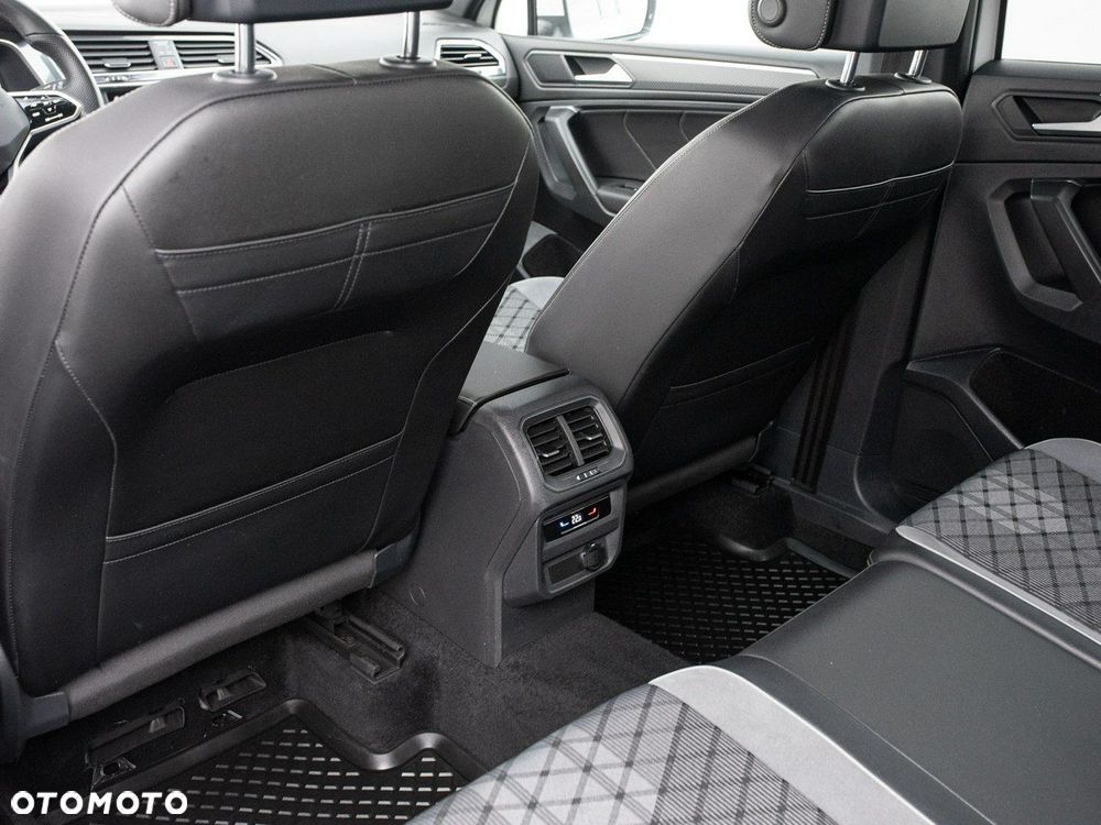 Volkswagen Tiguan Allspace 2.0 TSI 4Mot R-Line DSG - 27